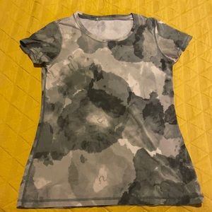 🧘🏻‍♀️Lululemon super soft tee | women’s medium